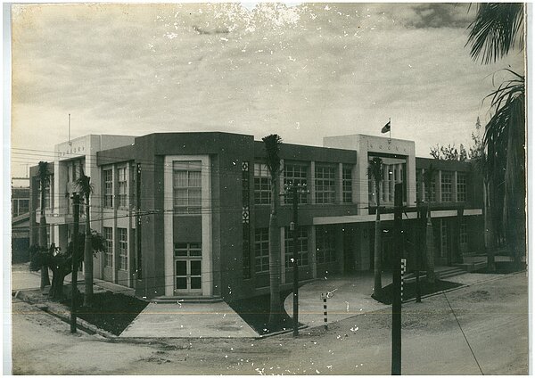 已有56年的台南市白河區公所將拆除重建，圖為早年辦公廳舍外觀。圖 ／取自白河區公所網站