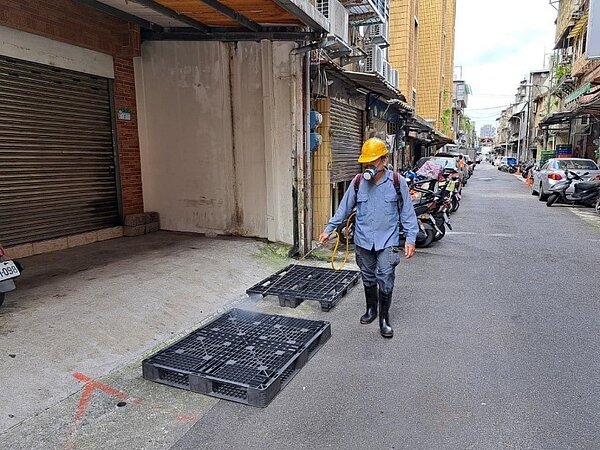 里內定期清消。圖／取自「興德里　吳政侑里長」臉書專頁