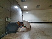 長期被占據！耶誕城突遇遊民乞討　新北夜歸女嚇壞