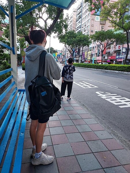 光復橋旁的舊城區。圖／易小滿攝

