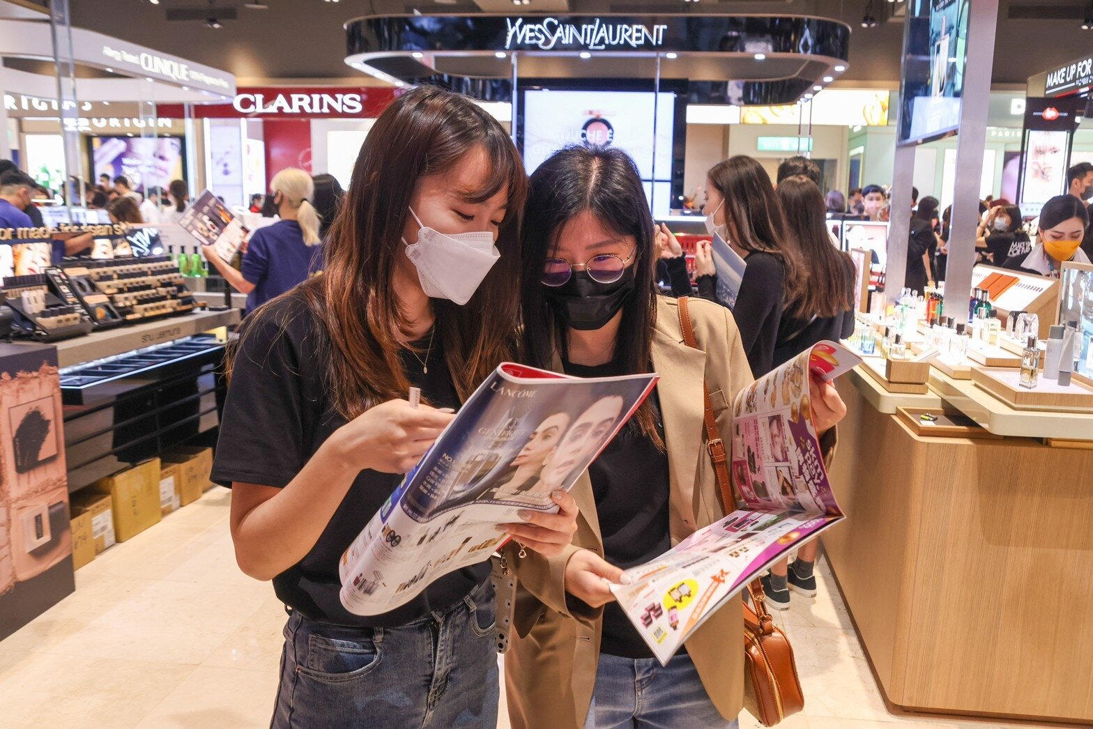 新光三越台北信義新天地周年慶5天來客突破百萬人，創歷史新高，特別統計保養品熱賣榜，作為消費者選購參考。記者沈昱嘉／攝影 