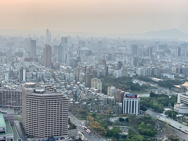 房貸、建融增幅 探兩年低點。記者朱曼寧/攝影