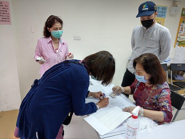 臥龍里防疫措施嚴謹。圖/取自臺北市鄰里服務網