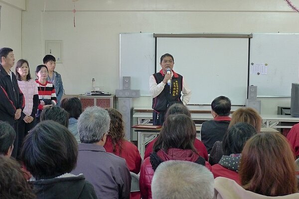 帶領志工團隊關懷教養院。圖／取自「黃來茶」粉絲專頁
