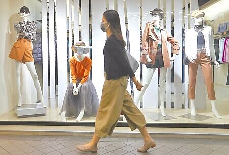 行政院主計總處10日公布9月全體受僱員工經常性薪資平均為新台幣4萬4417元。圖/中時報系資料照