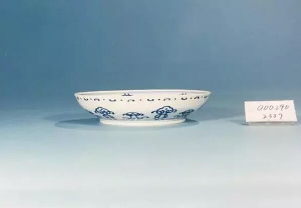 「清 乾隆 青花花卉盤」。圖/故宮提供