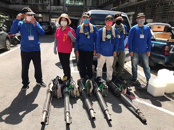 忠誠里消毒作業。圖／取自「陳玉蘭」臉書

