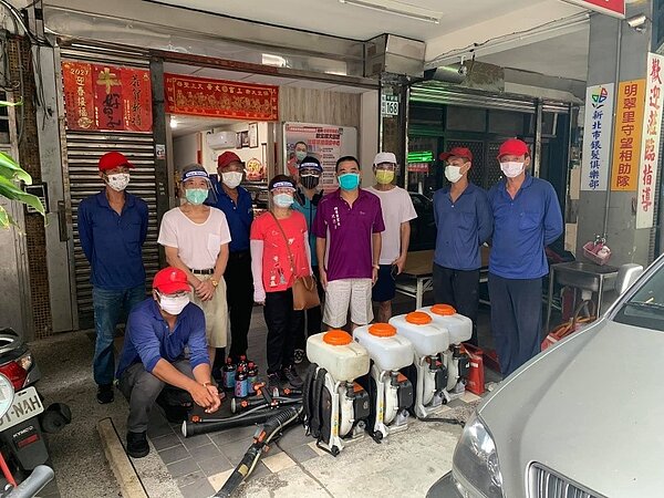 與清潔隊共同合作完成清消工作。圖／取自「沈德發」粉絲專頁