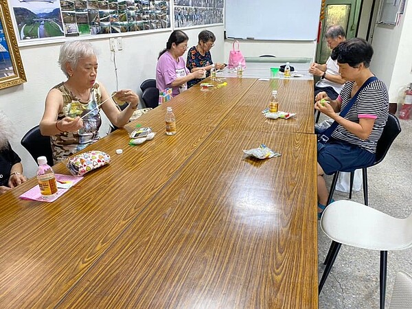 福志里舉辦香包DIY活動。圖／邱邱田里長提供
