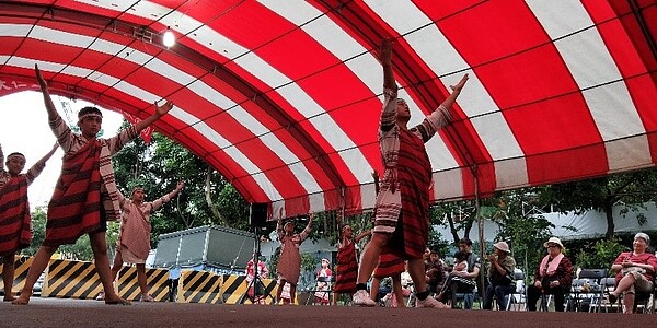 大仁里慶祝母親節的表演活動。圖／取自台北市鄰里服務網