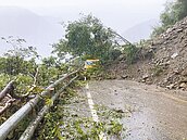 台9線瑞穗路段自撞車禍　駕駛身亡