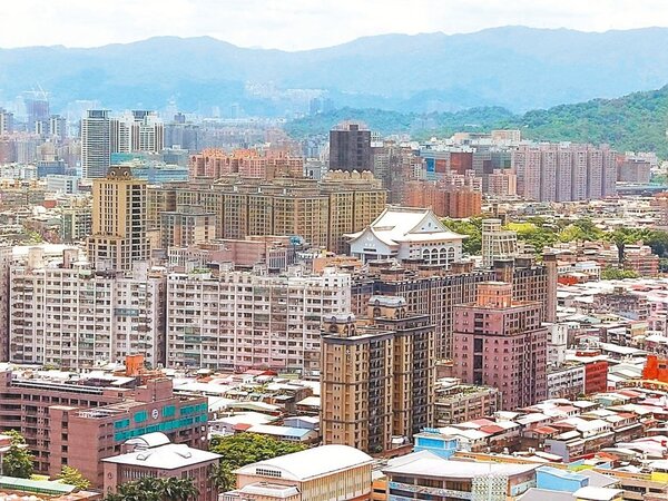 今年台北市100坪以下的迷你基地建案數較多，導致公設比攀高的速度遠高於往年。（聯合報系資料庫）