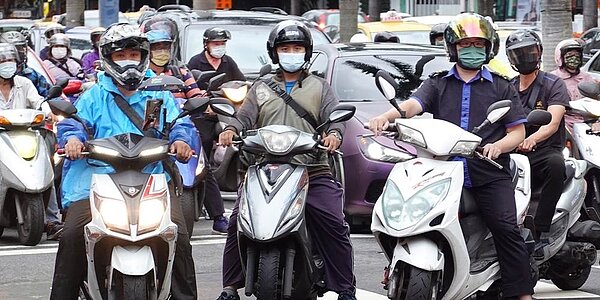 由於汽機車險第三責任險損率持續來到8~9成。因此,在損失率降至合理水準前,汽機車第三人責任險保費上升將呈常態。圖/中時電子報