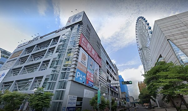 位於台北市大直的家樂福確定將於年底熄燈。圖/截自Google Map