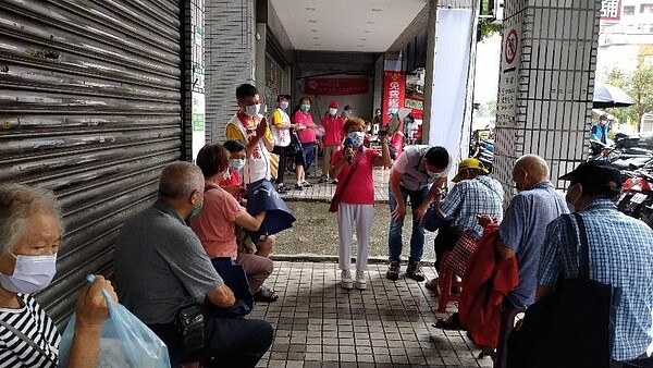 萬有里的中秋節慶祝活動。圖／取自台北市鄰里服務網
