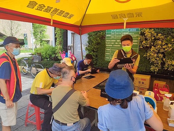 華興里里民捐血。圖/取自「陳峙穎 幸福華興」臉書