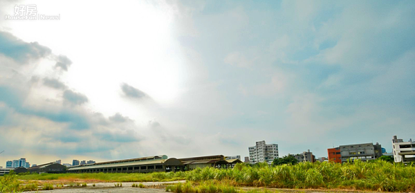 臺鐵南港調車場,昆陽街112巷8號,近市民大道七段,國有空地,國有綠地,漆彈場。(好房News記者 陳韋帆/攝影)