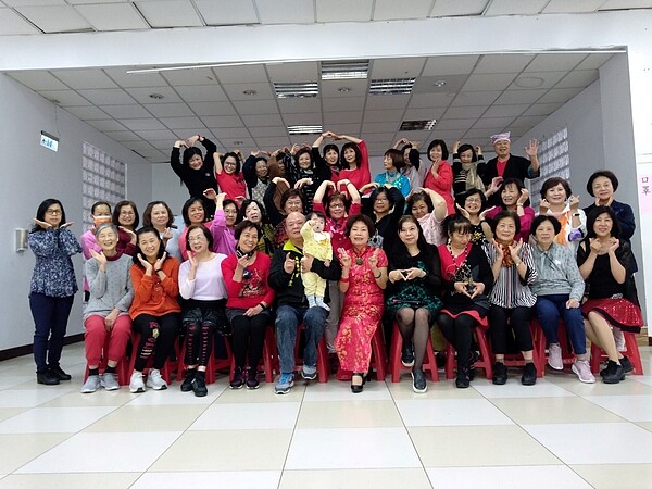 埤墘里排舞韻律班。圖／取自「蘇琮貴」臉書

