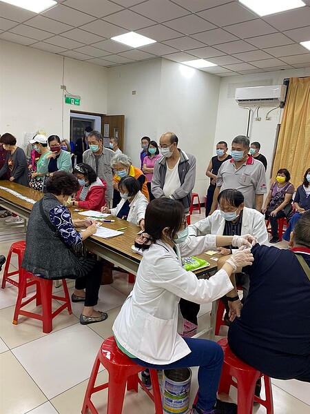 埤墘里流感疫苗施打。圖／取自「蘇琮貴」臉書

