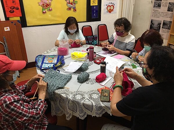 通化里編織課。圖／取自「臺北市鄰里服務網」
