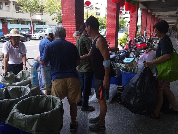 黎孝里「資源回收，幸福有禮」。圖／取自「臺北市鄰里服務網」
