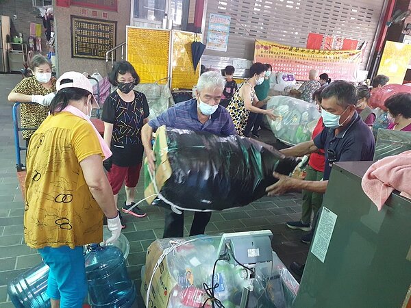 公崙里黃金資收站。圖／取自「游炎嵐」臉書
 
