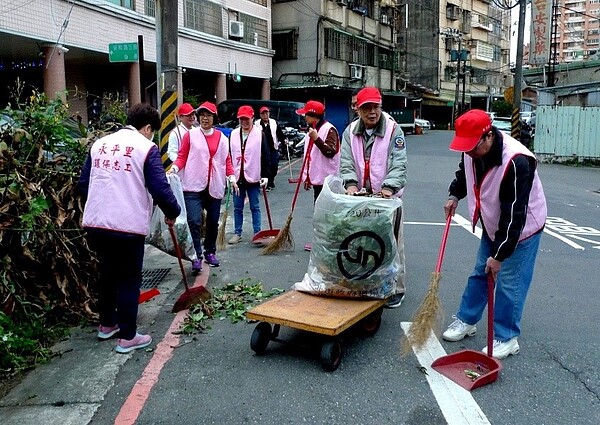 年終大掃除。圖／取自「林木山」粉絲專頁

