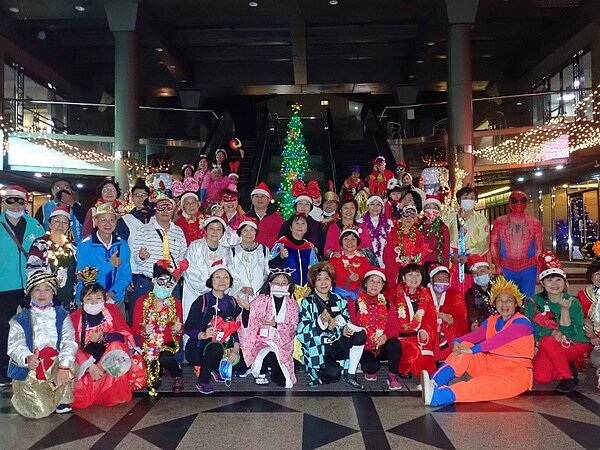 松光里的聖誕節報福音活動。圖/取自台北市信義區松光里辦公處臉書粉絲專頁