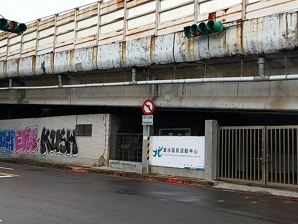 向區公所借調富水區民活動中心，安排動態課程。圖／簡湞祐攝