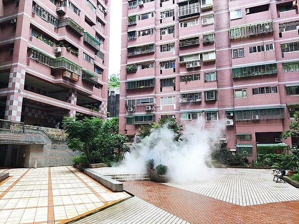 崇南里病媒蚊消毒。圖/取自「鄭茂盛」臉書