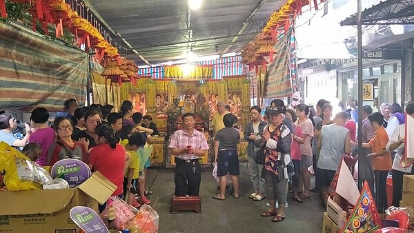 華貴里每年中元節都會有盛大的團拜活動。圖／取自林榮彩臉書粉絲專頁

