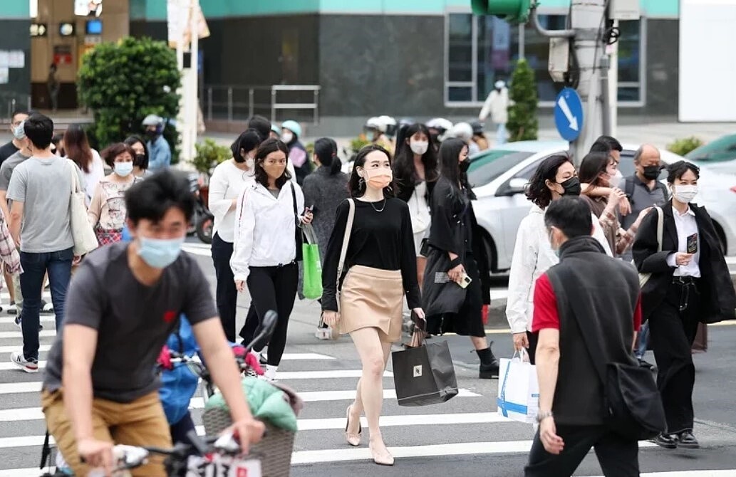 勞基法規定，15歲以上便能打工，但對於「準」職場新鮮人的高中職及大學生來說，不少人欠缺職場必備財金觀念。圖／聯合報