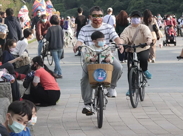 中央氣象局表示,未來一周西半部地區雲多,但仍可見到陽光,雨區以東半部地區為主。聯合報資料照片