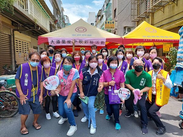 大道里慶中秋彩柚活動。圖／取自「毛水月」臉書