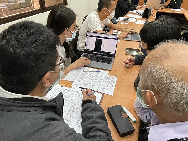 新北交通局針對外送平台業者進行稽查。圖／新北市政府提供