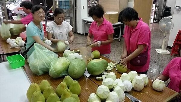 板橋區福星里籌備中秋晚會。圖／截自臉書「板橋區&福星里」