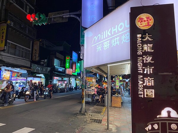 至聖里地標大龍夜市商圈。陳宣懿/攝