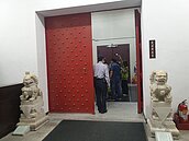 山洞庫房內部探秘　故宮寶物為何獨鍾山洞？