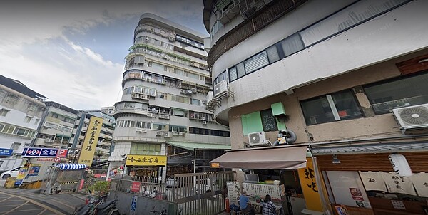 時隔兩年,「金石堂天母店」再傳熄燈消息。圖/截自Google Map