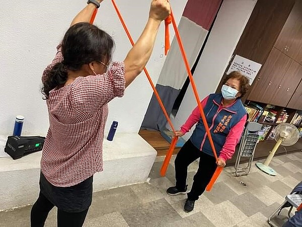 追求健康，手腳並用。圖／易小滿攝

