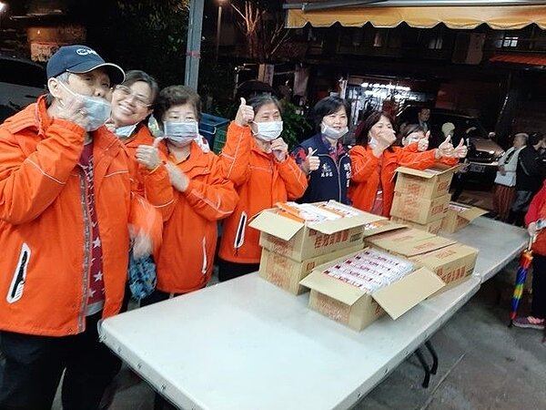 凌霄里慶元宵親子活動。圖/取自「臺北市鄰里服務網」