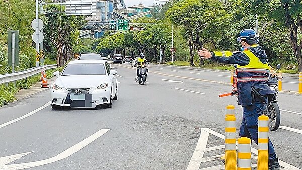 迎接端午節連假，花蓮縣新城警分局規畫交通勤務，疏導蘇花路廊可能湧現的大批車流量。（警方提供／王志偉花蓮傳真）