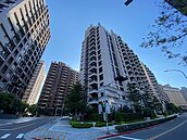 你必須知道的幾個房地產知識和觀念－房價、利率和是否該買房？