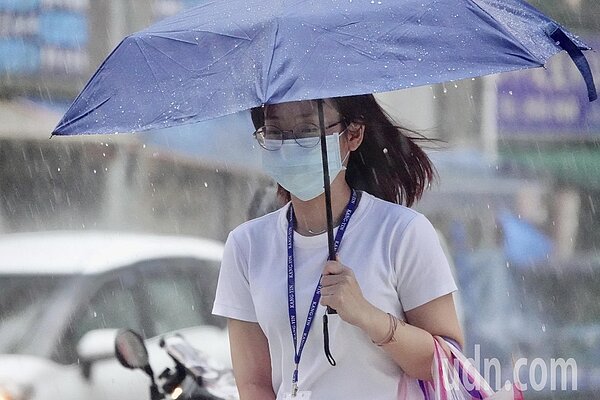 梅雨鋒面下周一開始逐漸接近台灣,可能再度停留三四天以上。圖/聯合報資料照片