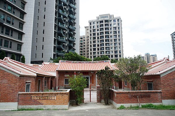 縣府為活化竹北泉州厝汾陽堂,將辦理促進民間參與營運,即起開放民眾預約登記場勘,公布6月30日及7月29日2個時段試辦開放有興趣民眾勘查場地。圖/新竹縣政府提供