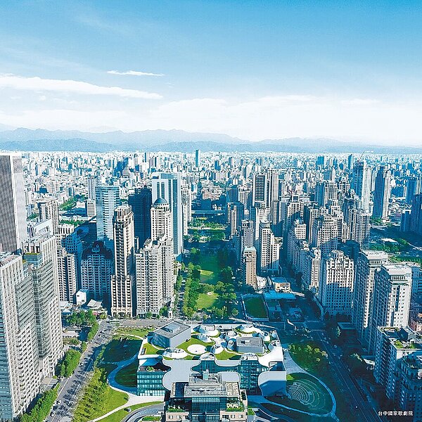 大陸建設建案近擁歌劇院、市政夏綠地雙公園。圖/大陸建設提供