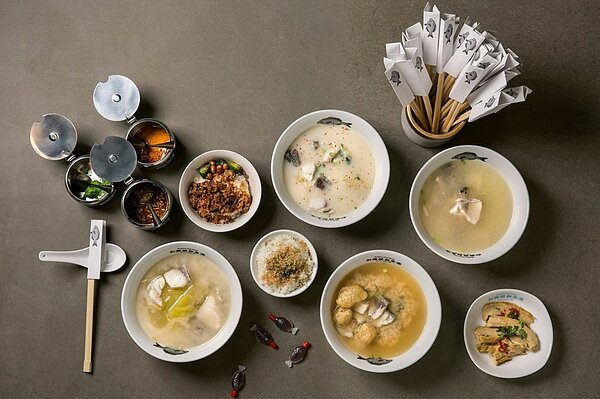 和興號濃郁又不膩的湯頭受到很多饕客喜愛。圖/擷取自《和興號鮮魚湯 HoHsin Fish Soup》