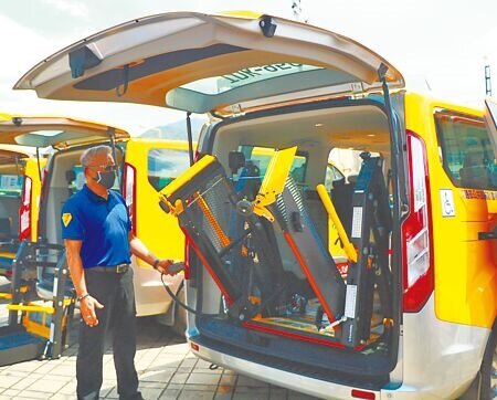 屏東恆春、車城地區小黃公車716茄湖線、721溫泉線增設興安社區、發美商店及車城老人會等3個站點。(謝佳潾攝)