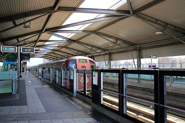 從「新潤A5II大道鎏域」基地走路到A5泰山站,僅須5分鐘。圖/新潤建設提供