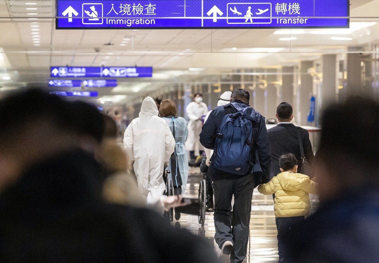 5月中外交部、觀光局連袂向產險公會提案，希望針對出入境旅客提供「旅遊防疫險」。記者季相儒／攝影 